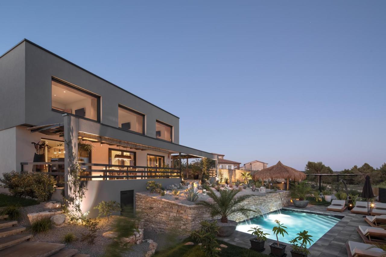 Villa Merapi Sveti Lovreč Pazenatički 外观 照片